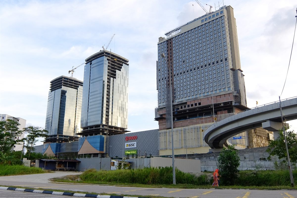 Mid Valley Southkey pickup scene for JB to Singapore private transfer